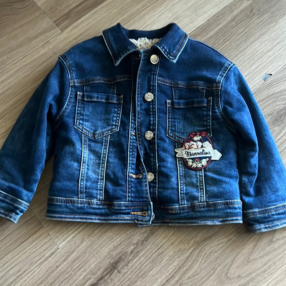 It’s a Mickey and Minnie monnalisa Jean jack with sheap inside very warm